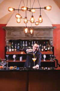 Bartender con Cocktail