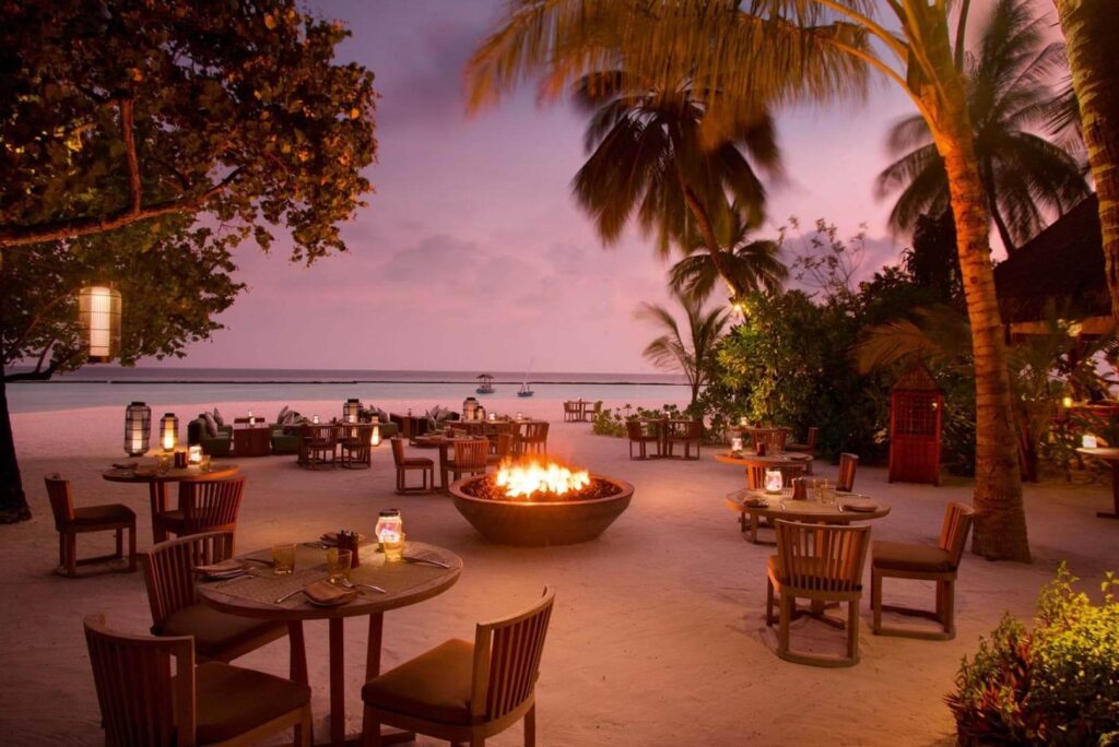 Constance Halaveli e Constance Moofushi, Meeru