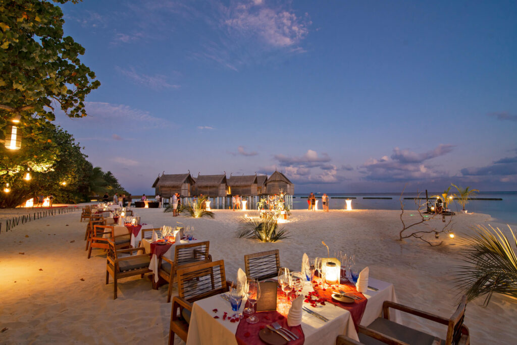 Constance Halaveli e Constance Moofushi, alizee web