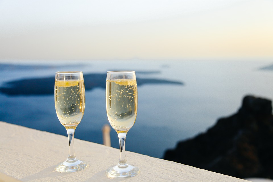 calici di vino prosecco