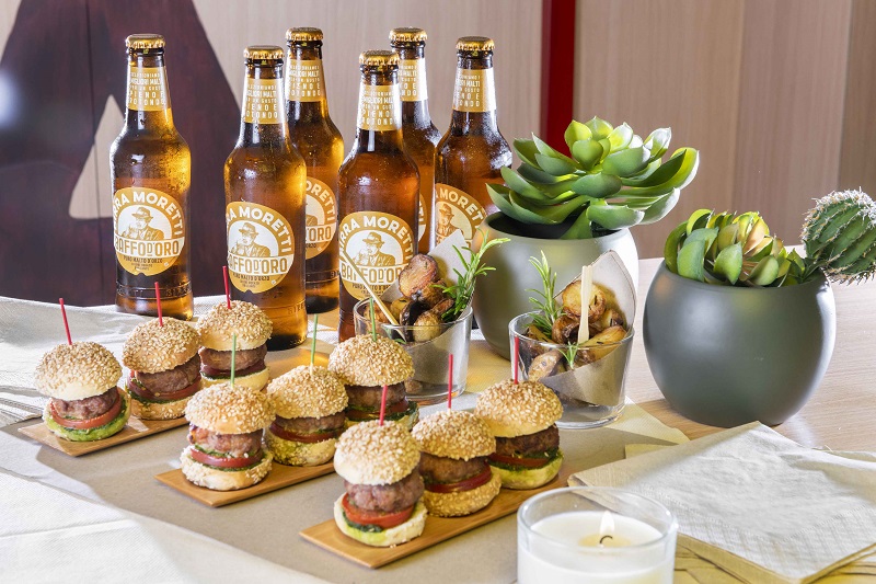 Mini Burger” e Birra Moretti Baffo D’Oro
