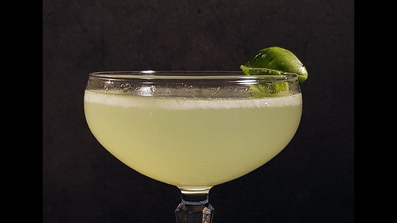 Il Gin Basil Smash in coppetta. Video ricetta di Michele Artuso