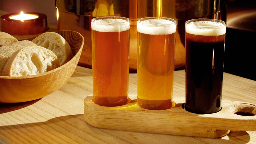 tre calici di birra
