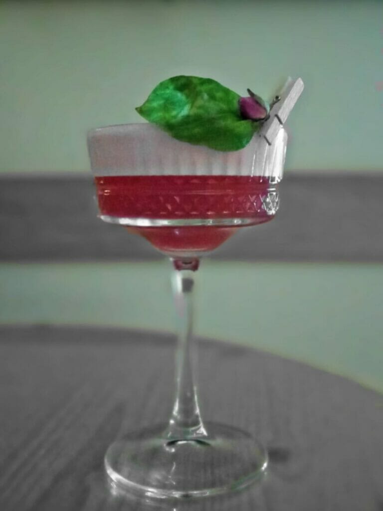 Cocktail Cupido Rosso con schiuma bianca