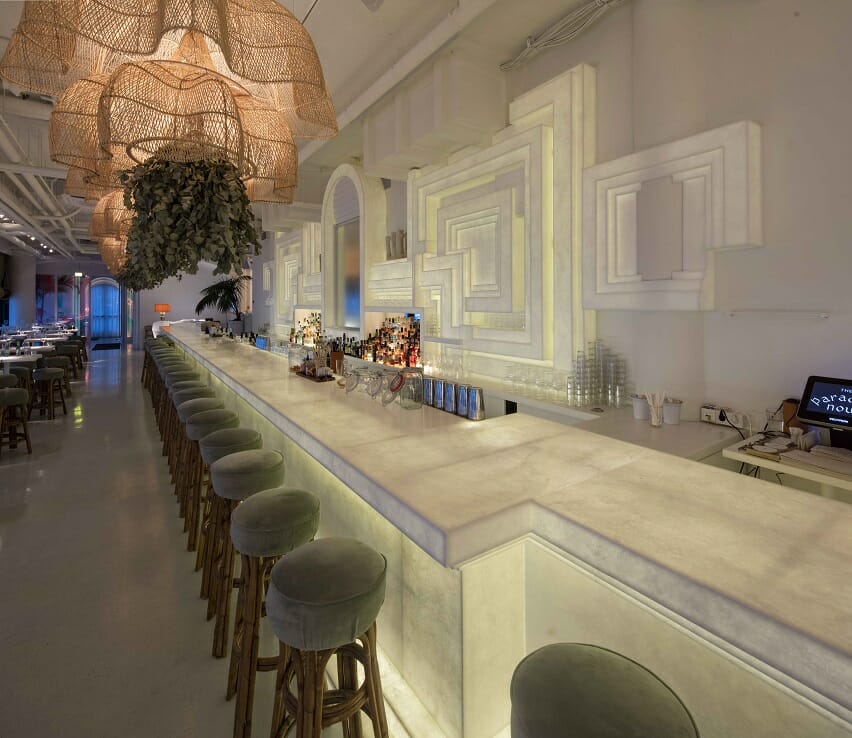 HIMACS, The Paradise Bar, arredi