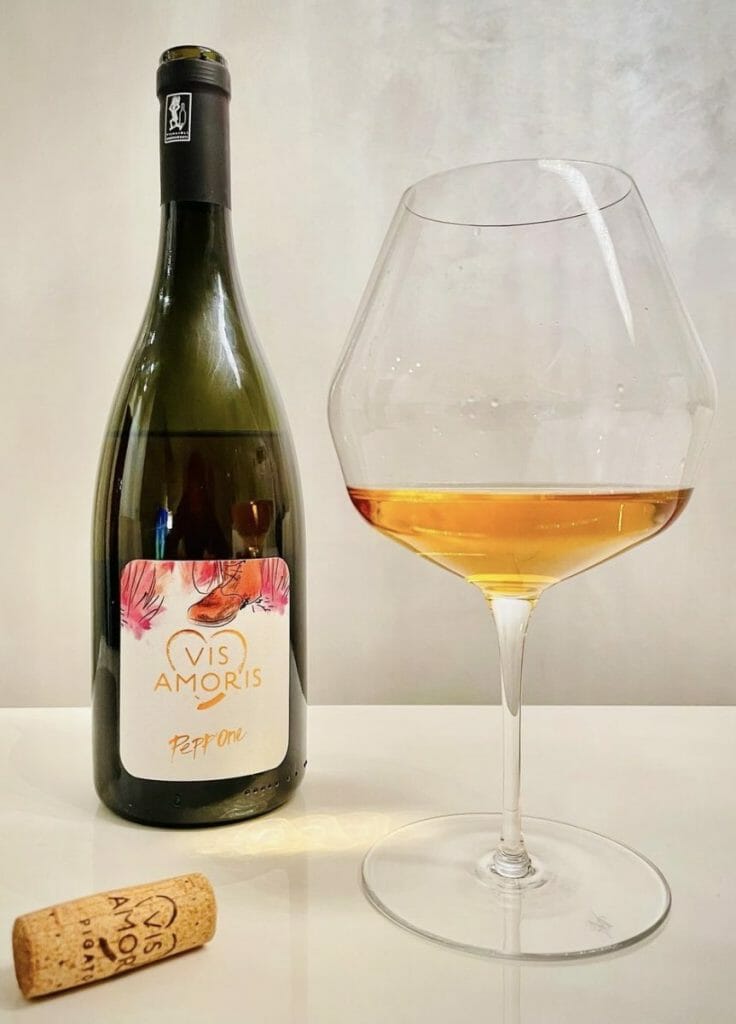 Calice di vino Pepp'one della Cantina Vis Amoris