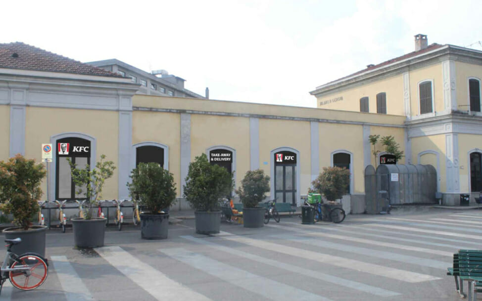 KFC Milano Porta Genova, esterno