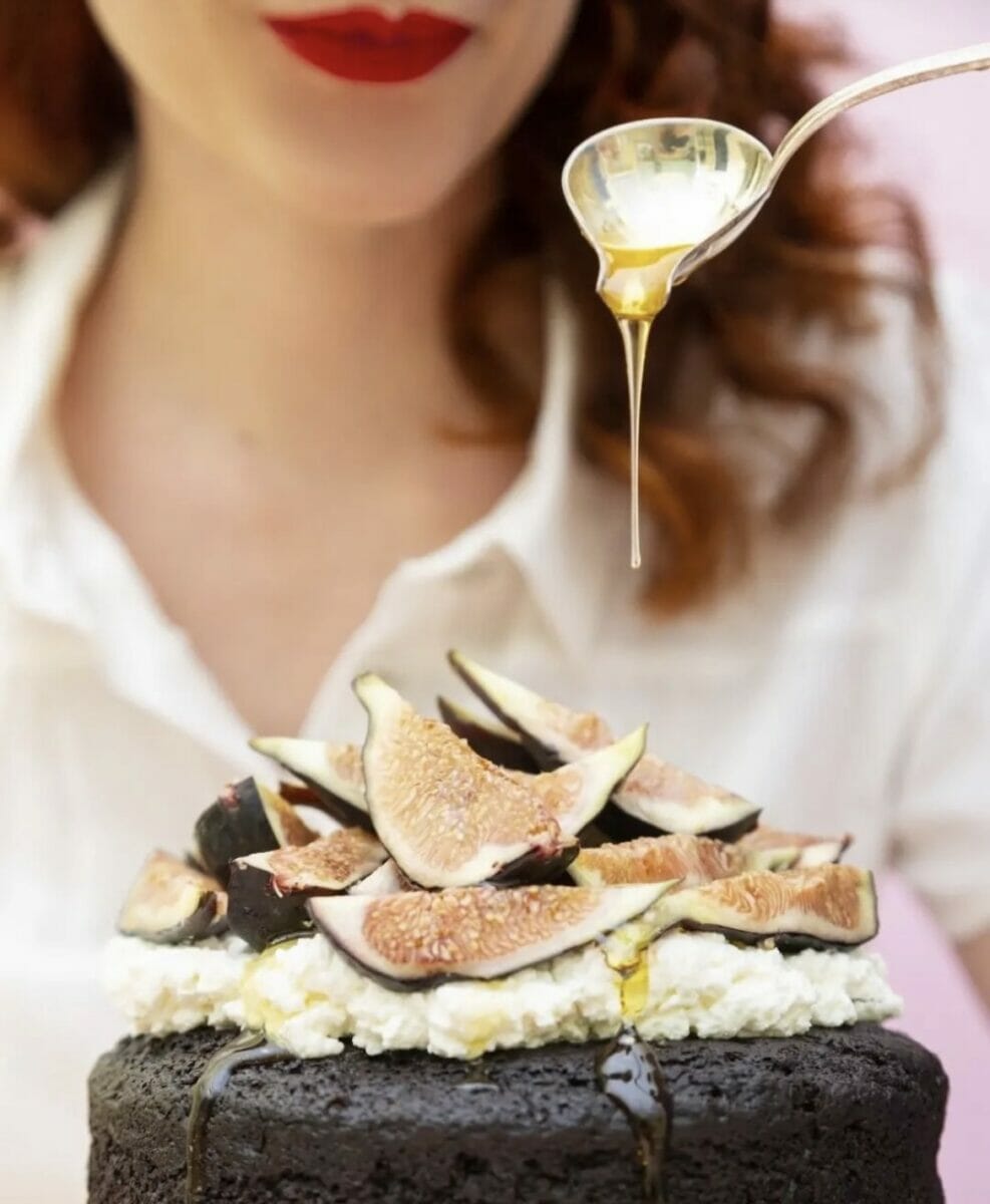 torta al cioccolato, ricotta, fichi e miele