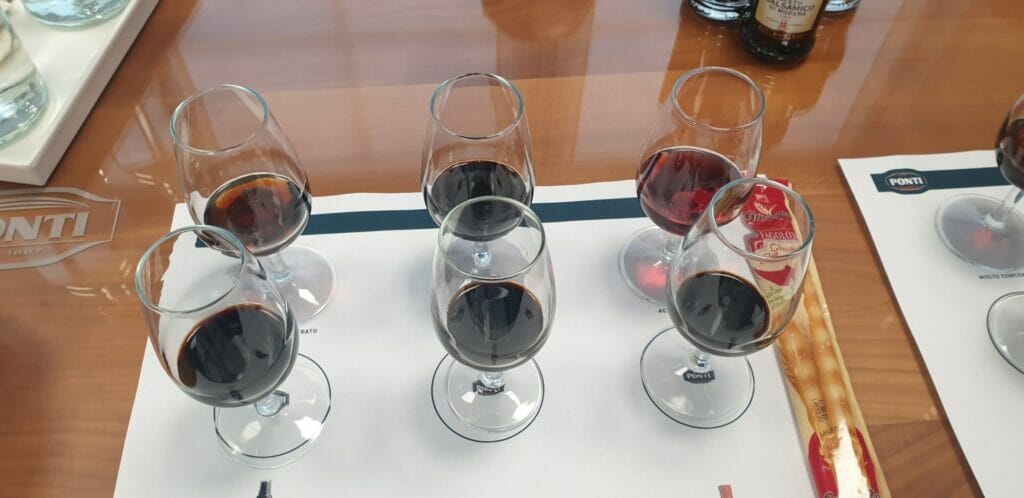 Bicchieri aceto per degustazione