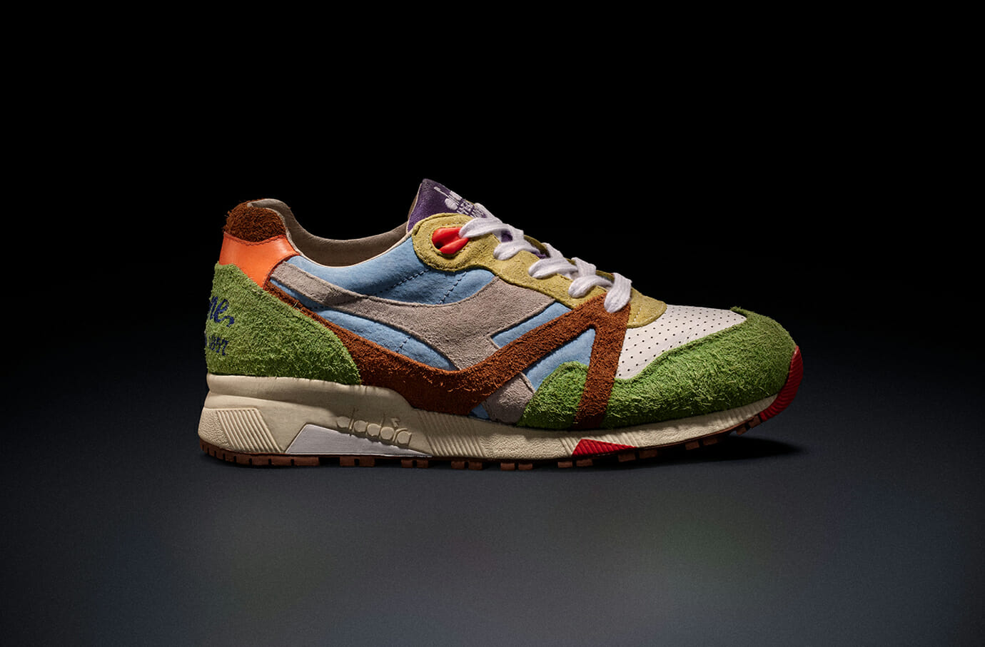 Sneakers Diadora in collaborzione con Leone
