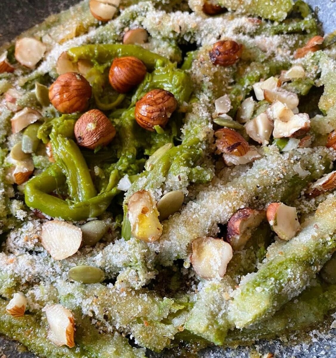 Asparagi gratinati alle nocciole