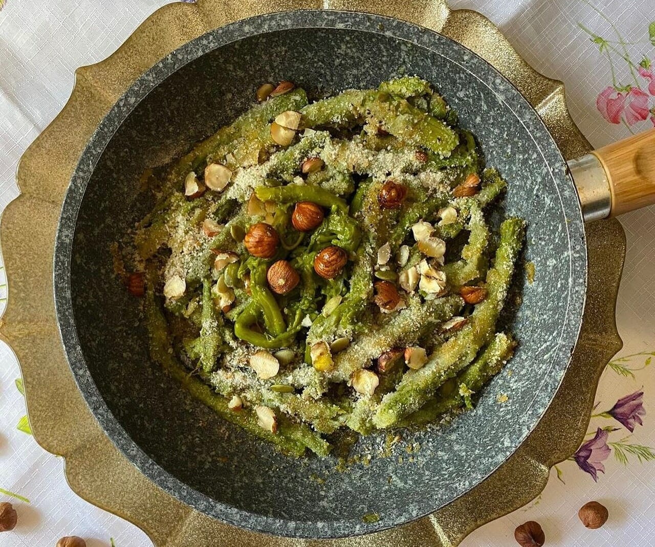 Asparagi gratinati alle nocciole