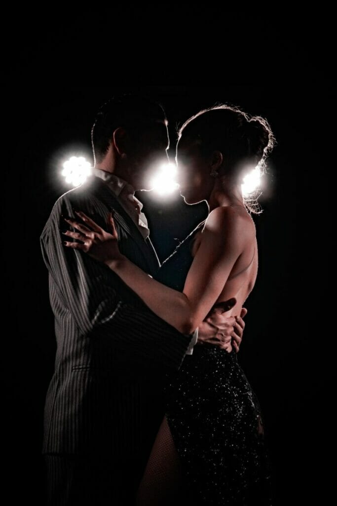 Spettacolo di tango al Porteño Prohibido di Milano, foto della mostra Una vita in Italia di @questoeilmassimo