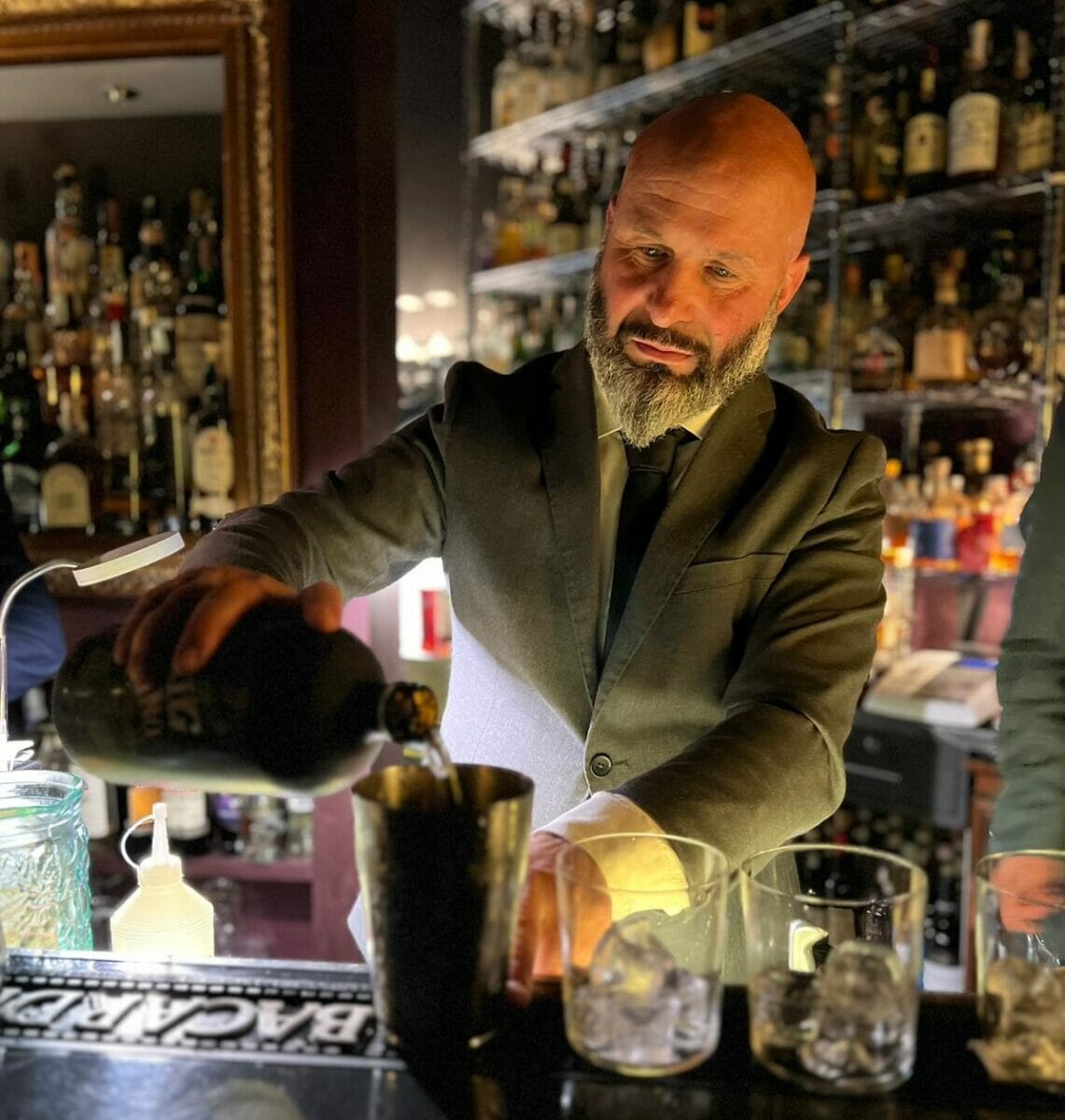 Luca Azzolina Barman ApeTime