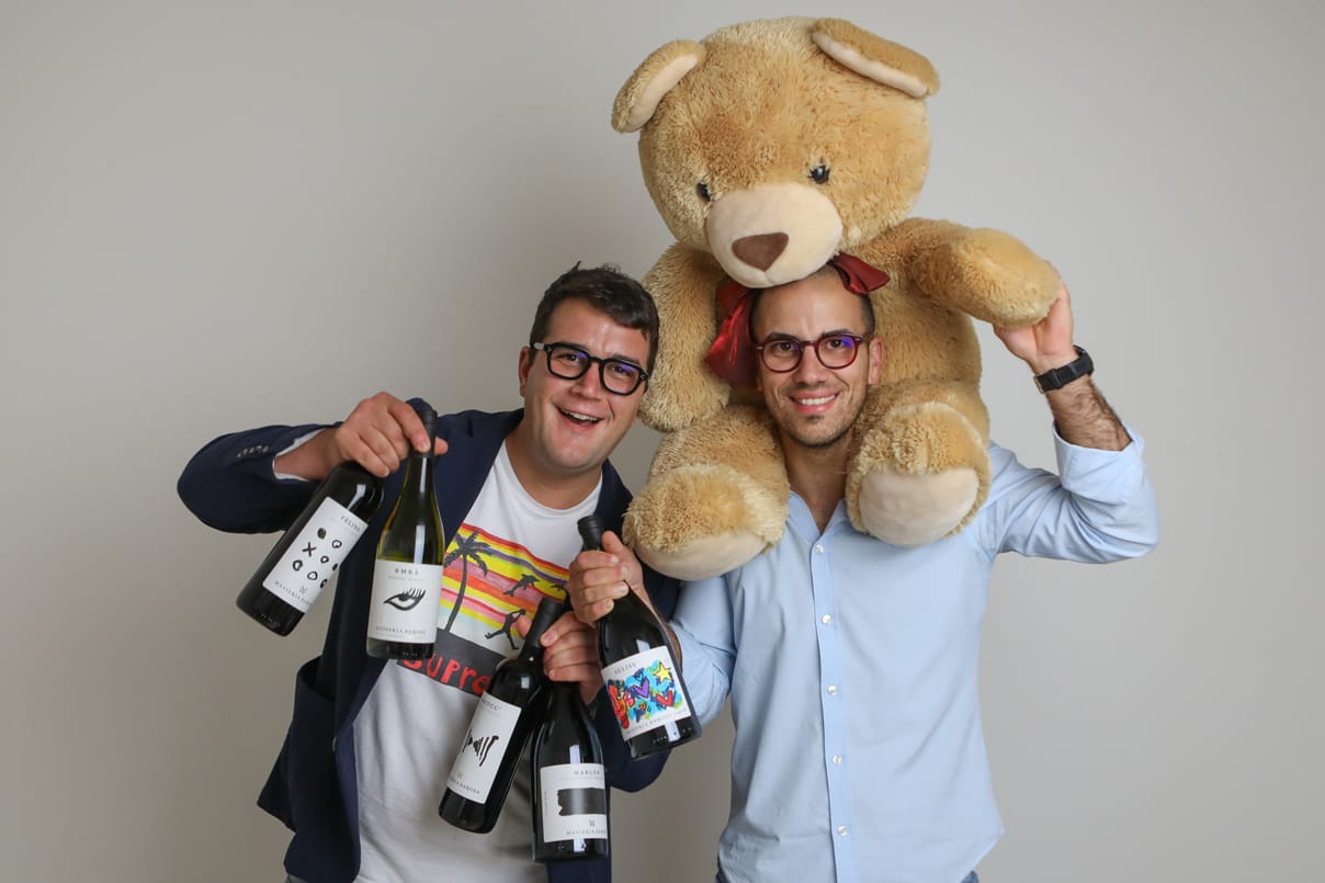 bottiglie di vino decoratea mano