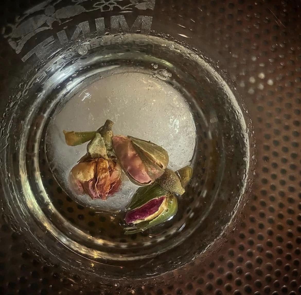 Aperitivo a Milano Mint Garden, per un buon drink fra fiori e piante