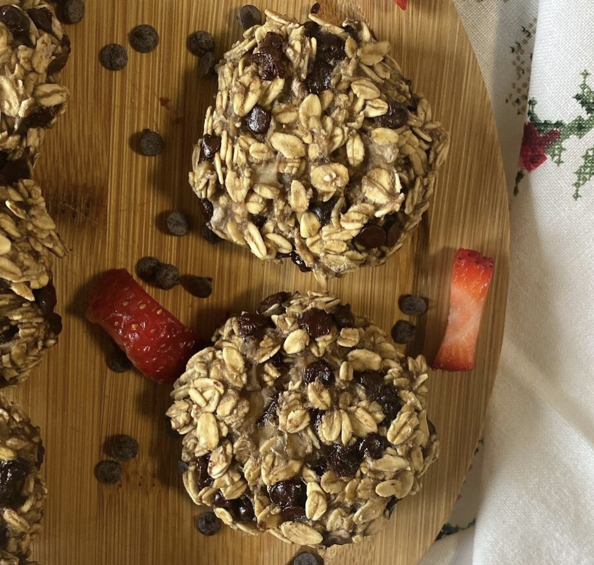 Biscotti alla banana con avena e cioccolato