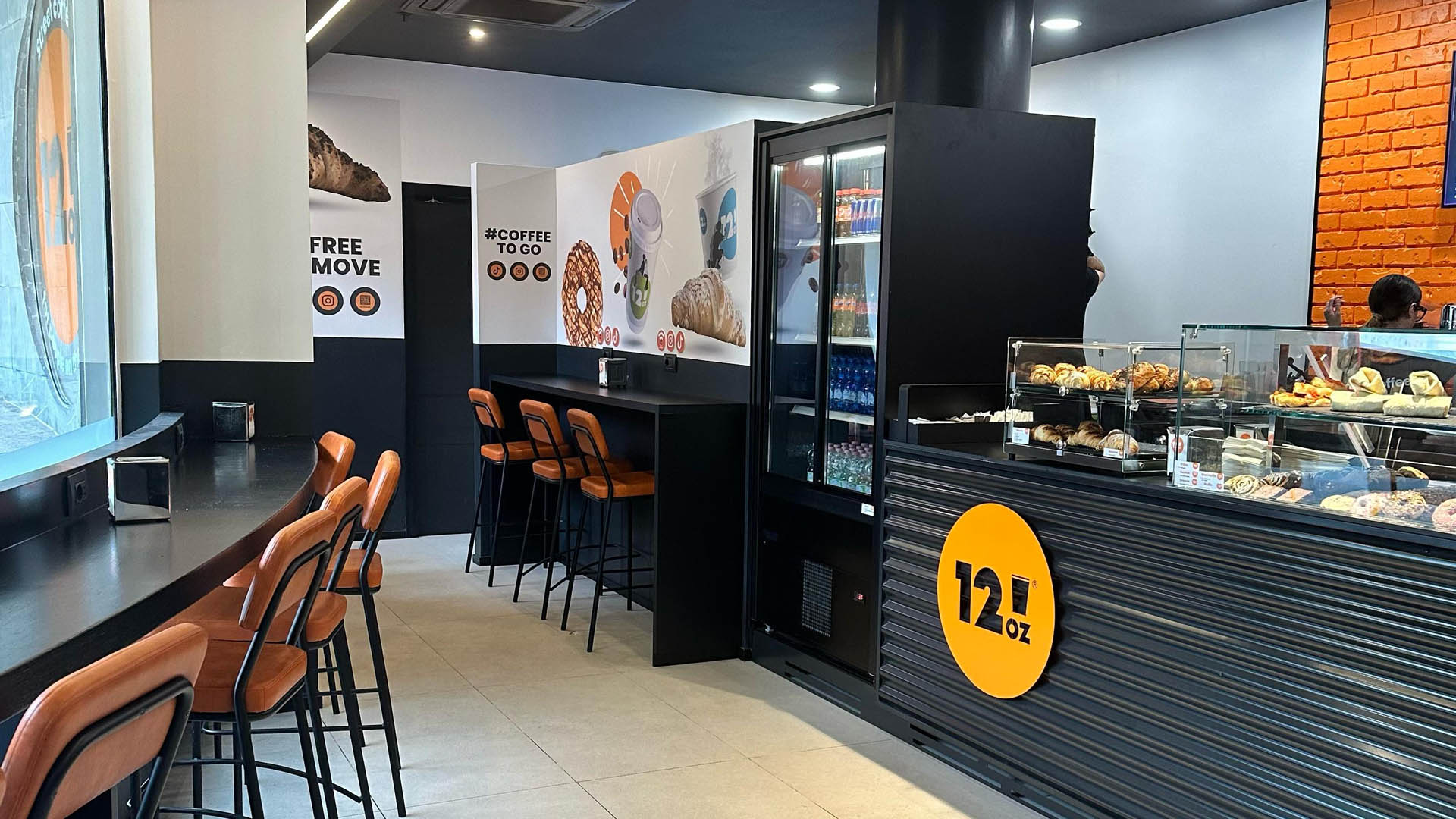 12OZ RAFFORZA LA PRESENZA NEL TRAVEL E URBAN RETAIL La catena di caffetterie rafforza la presenza nei luoghi ad alta frequentazione con due nuove aperture a Firenze in Galleria commerciale Santa Maria Novella e Duomo