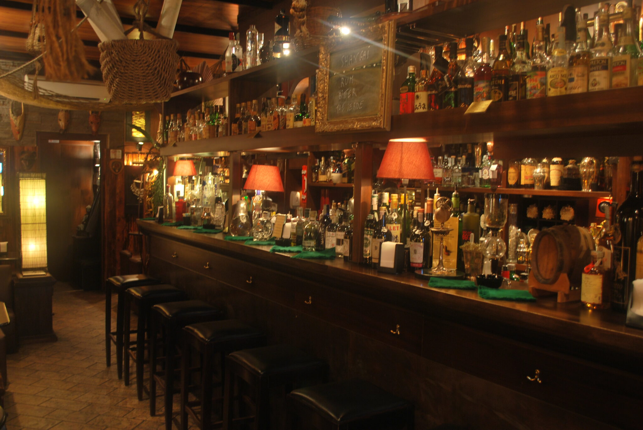 Aperitivi Milano al cocktail bar Nottingham Forest