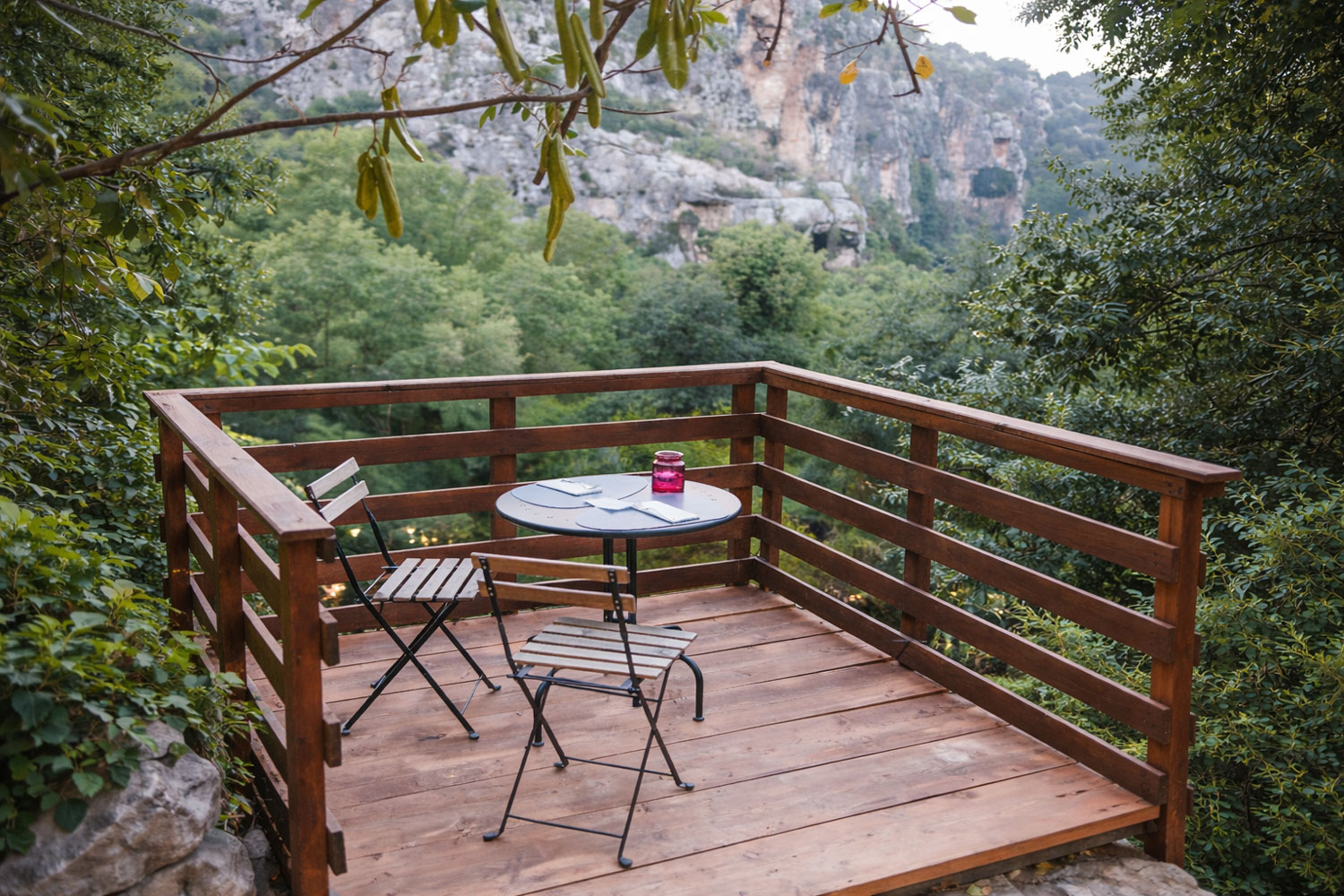 MOSTO Cava e Cucina ristorante nella Cava d’Ispica con terrazza panoramica all’aperto immersa nel verde e nella natura
