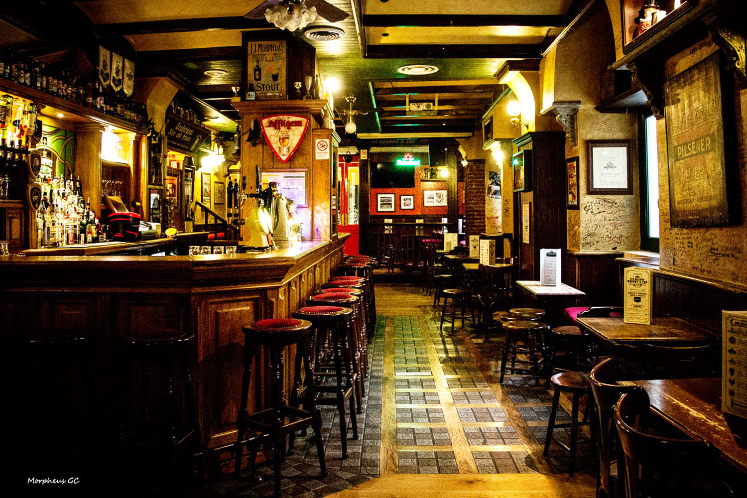 pub Torino birra in pub inglese con atmosfera calda e tradizionale