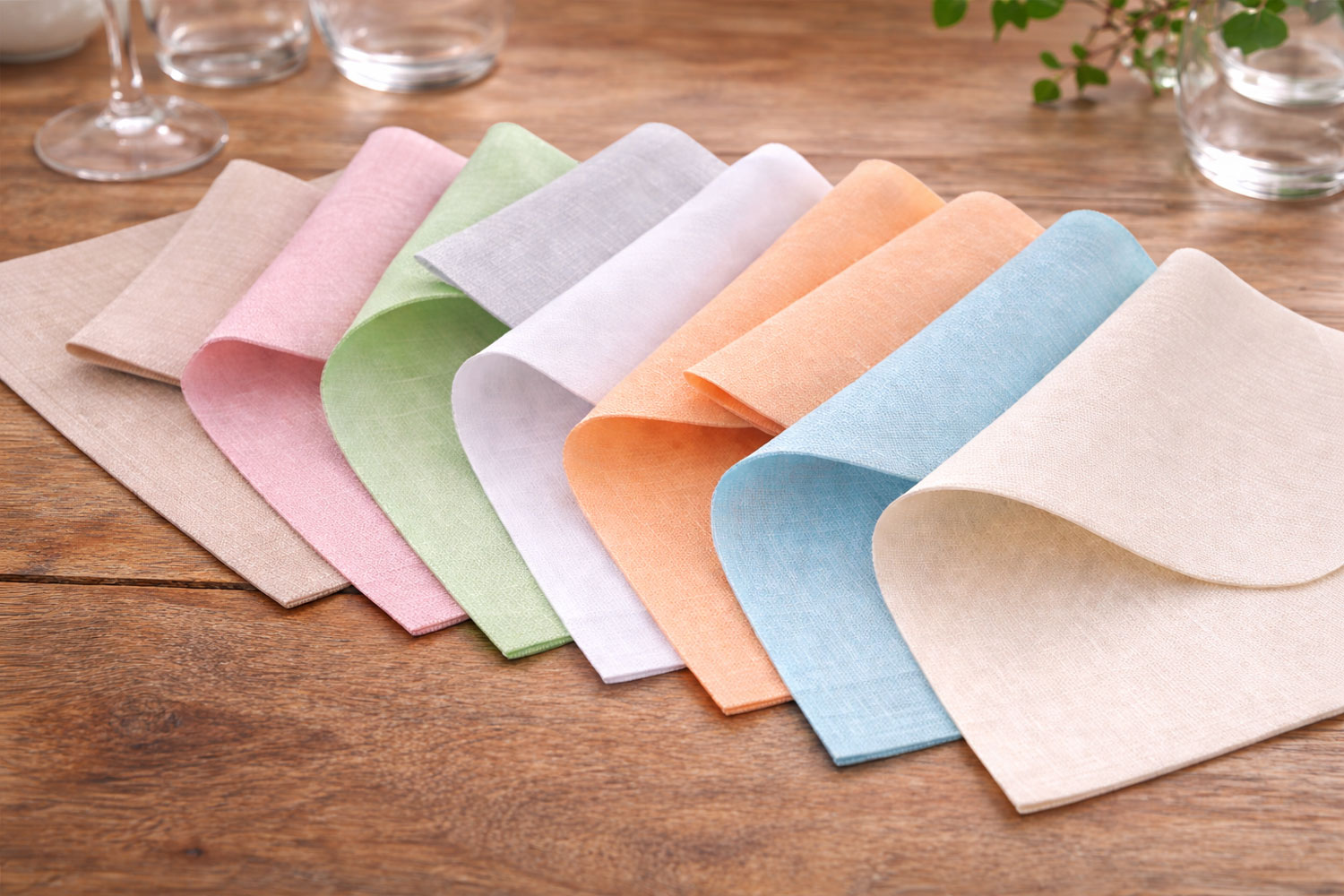 tovaglioli TNT bio colorati per ristorante mise en place elegante sostenibile