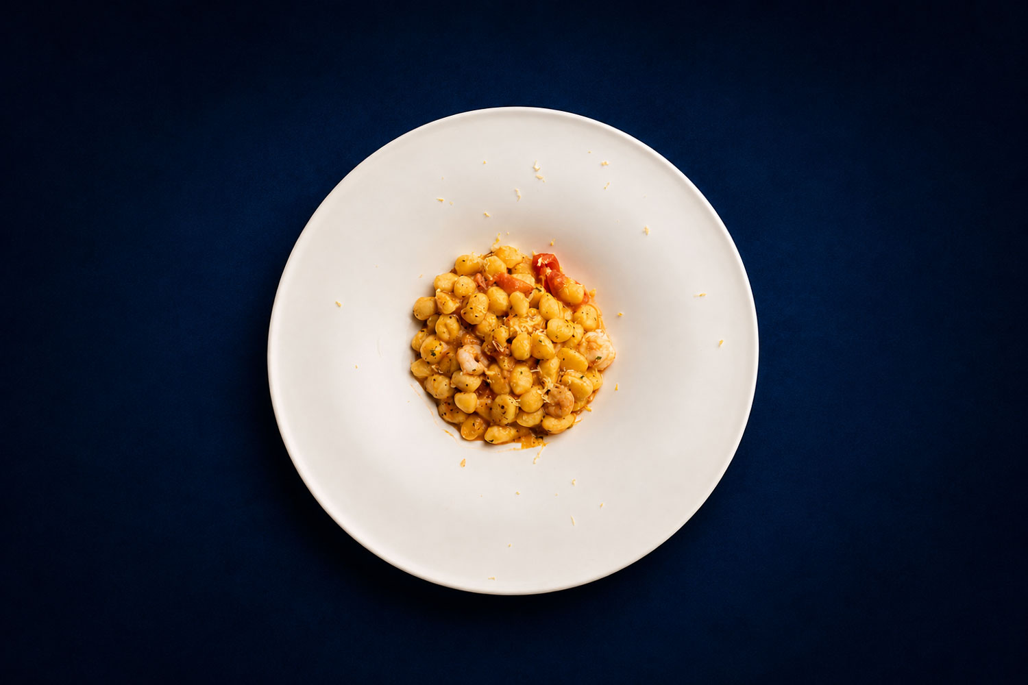 Azur Monopoli, gnocchetti di patate con scampi, gamberi rossi e pomodorini