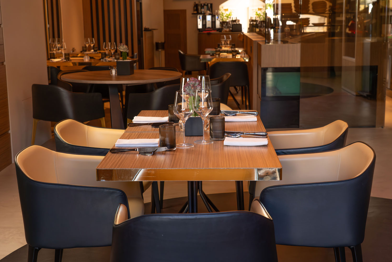 Azur Monopoli, sala interna del ristorante Cucina d’a mare